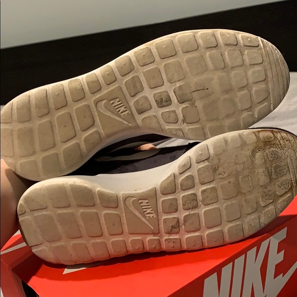 Nike roshe run size 10.5 - Picture 6 of 6